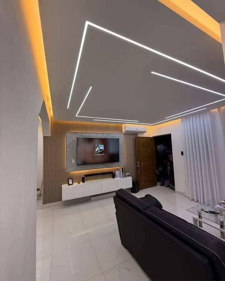 سلاام عليكم 
خلفه مكاني رميثه عندي كادر جبس وصبغ
***********
