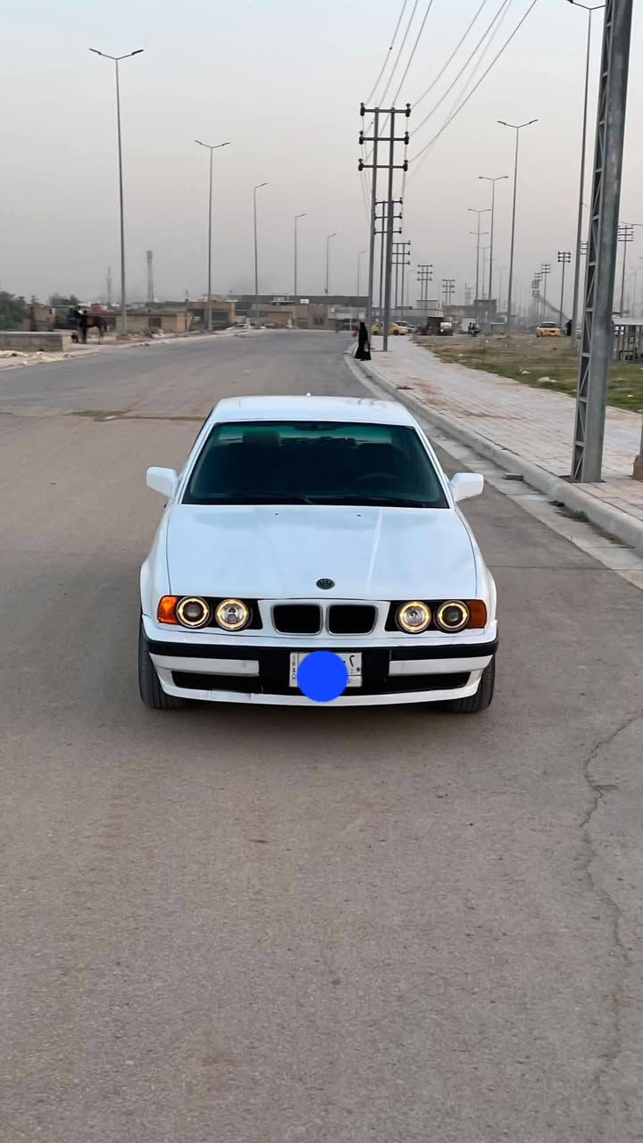 سلام عليكم
للبيع بي ام حجم  525 مفتوح كير عادي

 موديل 1991

ويل رياضي 17

تخم تاير جديد

صبغ جماليه مكفوله من الضربه

جام كهربائي

بور ستيرن جديد

دسكات جدد

دوشمه جديده

دبلات جدد 

السعر ٣٧ وبيها مجال  

ملاحظه السياره بيها صوت بلمحرك 

كربلاء ***********

