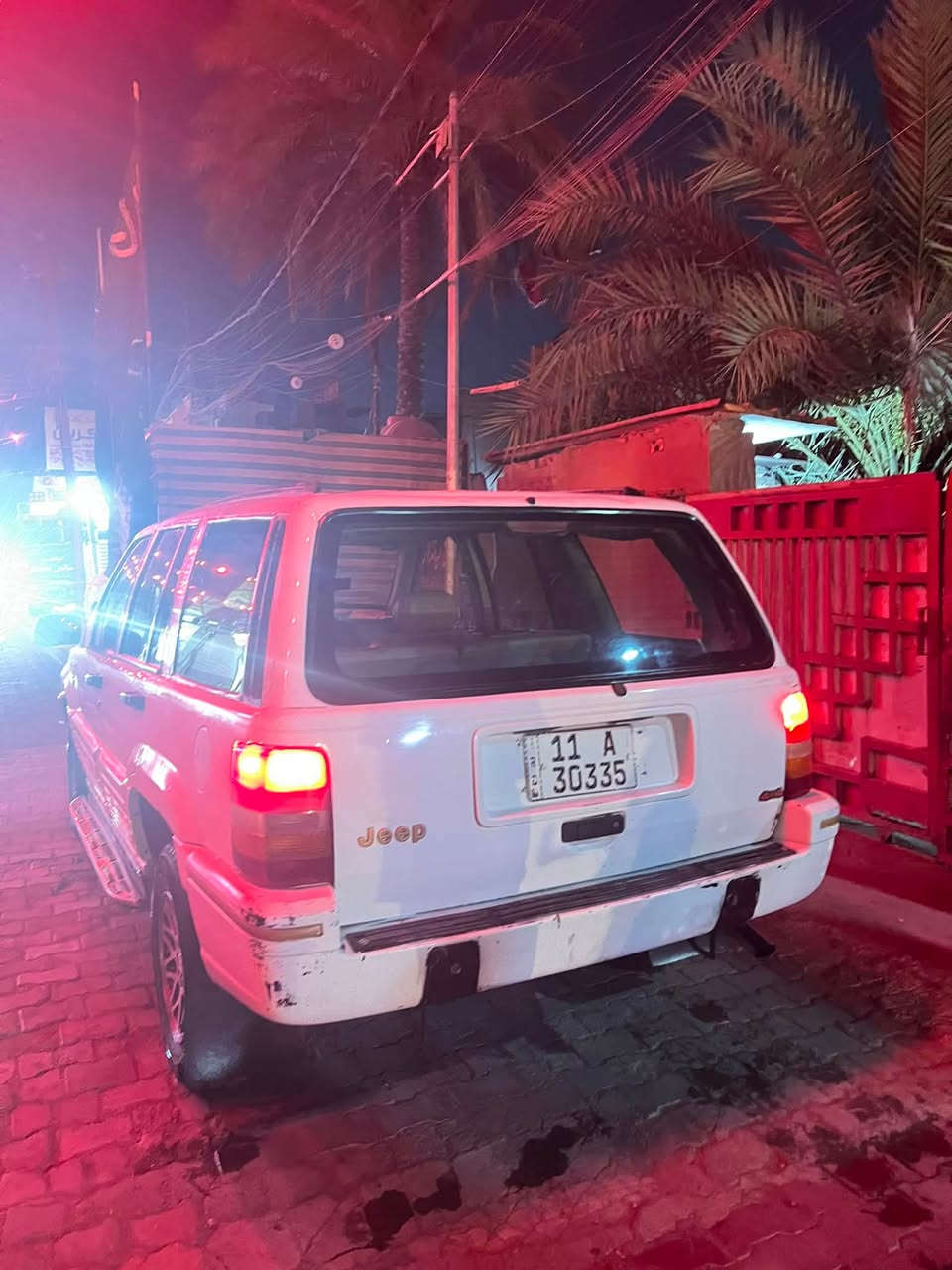السلام عليكم

جيب شيروكي مديل 95 كير ومحرك كفاله 

متعوب عليه السيارة مابيه اي نقص شغل وطلع وين متريد خير من لله 

كلشي بيه شغاله ماعده التبريد 

كير ومحرك بطة

صرفيه بانزين كلش زينه 

رقم بغداد

السيارة باسمي تحويل مباشر 

مكاني بغداد 

***********
