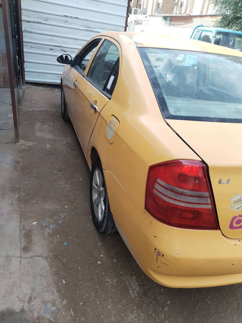 سلام عليكم ليفان موديل 2012 رقم بغداد انكليزي مصفره هيئه وغرامات مشروع وطني سنويه جديده هزه جديده كير عادي مكينه كير جدد حداديه نضيفه تبريد ثلج السياره مكفوله من الضربه والصبغ والفتح سياره جديده بمعنا الكلمه السعر ٣٨ وبيه مجال لشراي الاستفسار اكثر اتصل ***********
