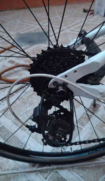 سلام عليكم 
C700للبيع
وضع شركه مامفتوح برغي بي وزن10kgمختوم كلو 
سعر130وبي مجال 

***********
