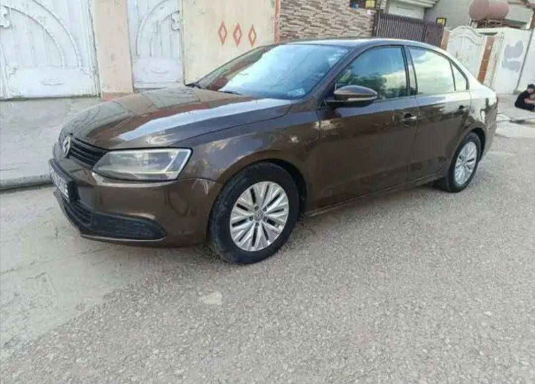السلام عليكم جيتا موديل 2012
 خليجي بدون  دعم بيها قطعتين بخ جاملغ وباب السائق  رش بدون دعم وباب النفر كلير فقط مكينه 20بدون توربو تبريد ثلج 6كير  تنفس طبيعي ماكني موصل حي الوحدة السعر 95وبيها مجال ***********
