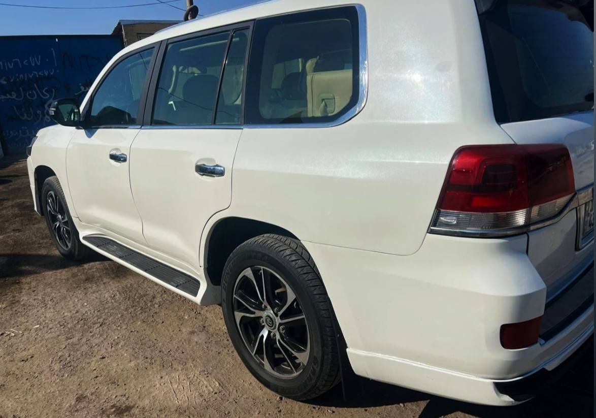 السلام عليكم لاندكروزر 11 (كاز) محدثه 21 داخل وخارج رقم بصره انكليزي. ابسمنه محرك 8سندر سعر 210 مكاني بصره الدير ***********
