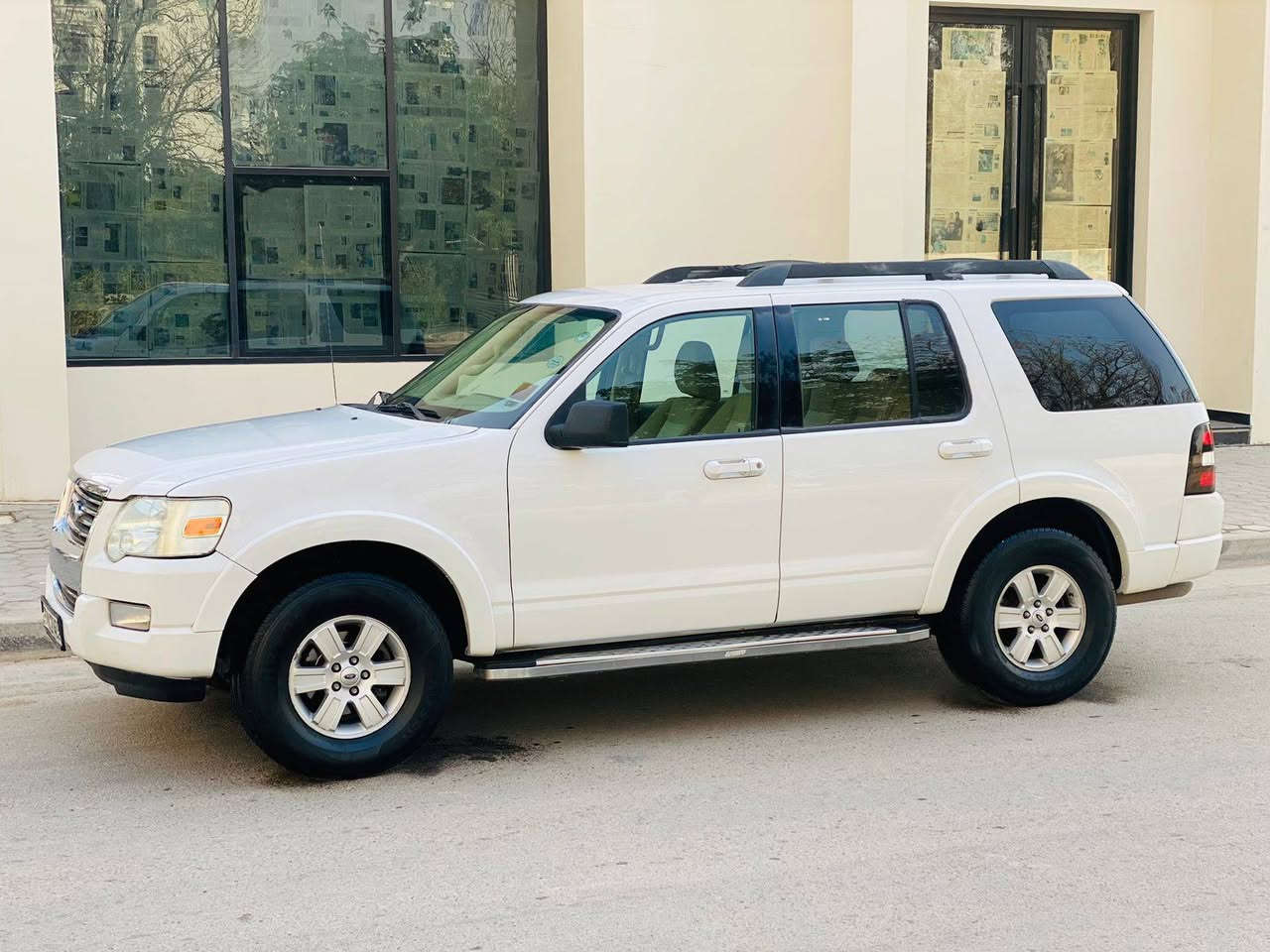 فورت اكسبلور 2010 خليجي مكفوله كفاله عامه من ضربه وصبغ وتبديل سياره جديده وجاهزه حداديه تخم تاير محرك وكير مكفولات محرك 6سلندر مواصفات شاشه كامره تحكم استيرن داخل بيجي فورويل رقم أربيل دولي سنويه مامنتهيه السعر 108مع مجال للأستفسار ***********مكان كربلاء كربلاء, العراق
