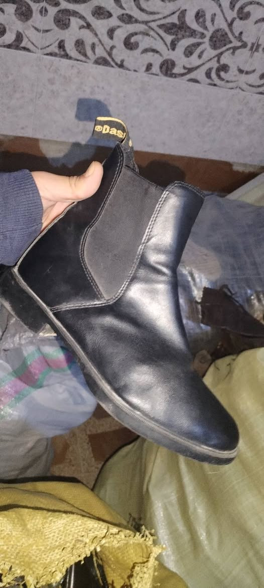 السلام عليكم
شباب عندي احذيه باله نسائي جلد أيطالي
و اطفال عارضهن للبيع 

استفسار اتصال على الرقم

***********
