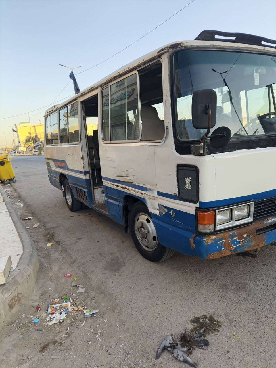 كوستر عريض للبيع موديل 83السعر 5وبيها مجال *********** العنوان سماوه
