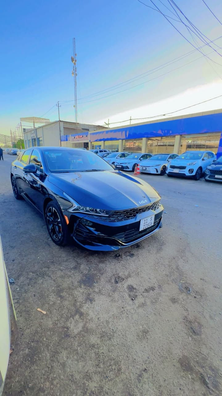 للبيع كيا K5 موديل 2024 GT-Line لون أسود، وارد حديث، فل كامل، محرك 1.6 تيربو اقتصادي وقوي، مواصفات عالية شاشة، كاميرا، بصمة، مثبت سرعة، أنظمة أمان متطورة).  فقط جاملق يسره مبدل اصلي وكاله سيارة نظيفة جداً وجاهزة للاستخدام ماشيه 66 بغداد نكليزي  السعر 160 مكاني بغداد ***********

