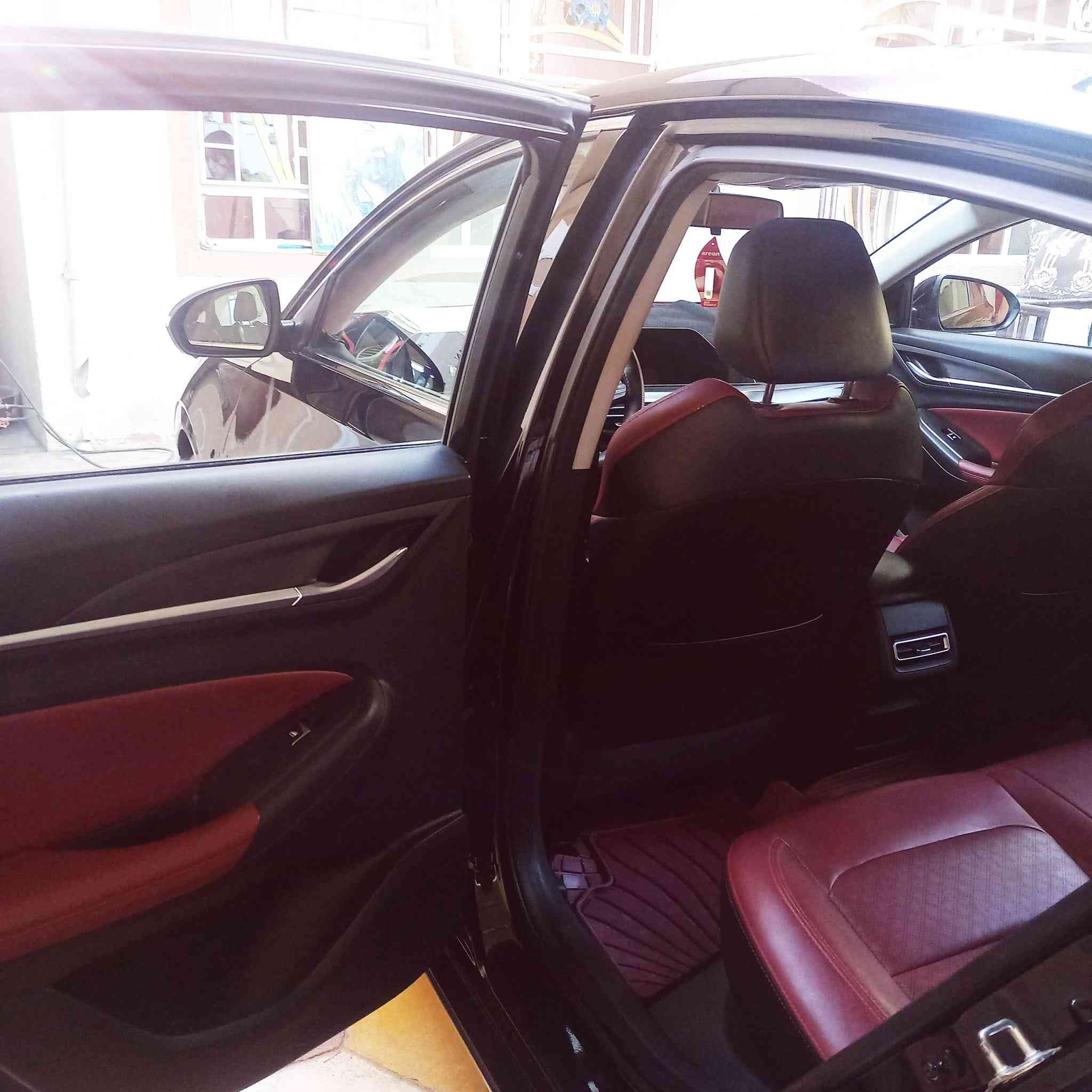 ايدو بلاس فول مكفوله تحويل او وكاله ماشيه ١٠٠ كم جدا نضيفه بأنزين عادي كامره محيطيه داخل احمر محرك تيربو موديل ٢١ رقم الموبايل *********** السعر ١١٥ بيها مجال قليل
