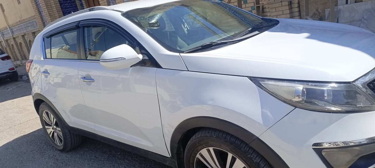 السلام عليكم..سبورتج ٢٠١٦ خليجي  رقم بغداد سنويه نافذه السونار مرفق السياره مكفوله من اي ضربه محرك كير حداديه تخم تاير باتري كله نظيف .. مكاني واسط الزبيديه .. السعر ١٤٠ بيه مجال ***********/***********
