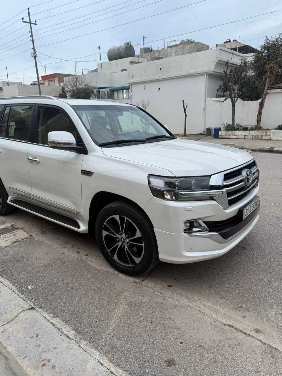 وەنەشە ٢٠١٩ سەیارەکە ناو پاکەتە یەک دەست ٨ پستمە ١١٥ هەزار رۆویە بەلام وەک سفر مایتەوە هیج نیە دەعامی لۆ دەعامی بەشەرت  سحری ٥١٥ مەجال 
***********
*********** أربيل, العراق
