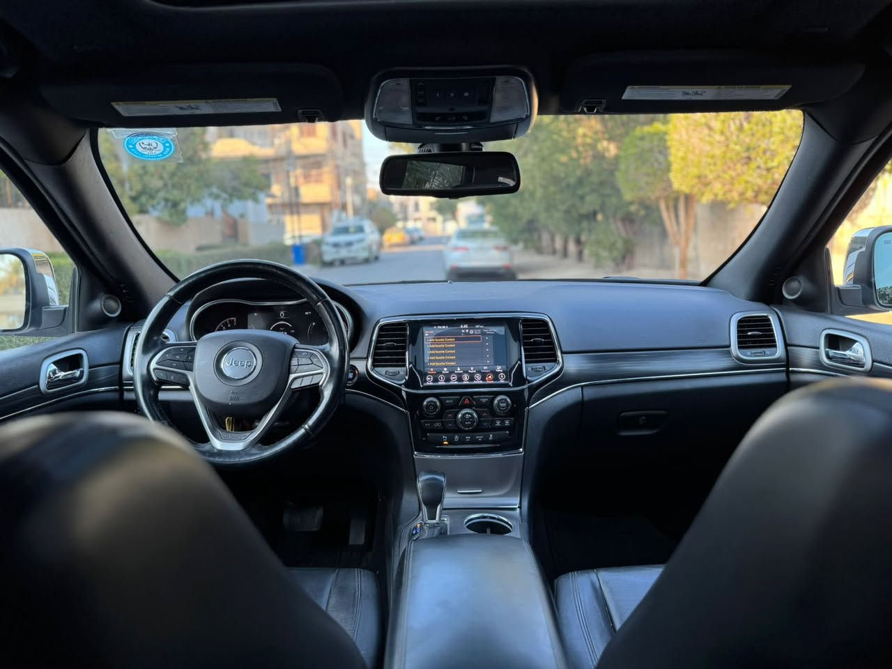 مكلف بالنشر مكلف بالنشر 
سلام عليكم 
جيب كراند شيروكي لمتدد 2019 4x4
ماشية 24 الف مشتريه زيروا ع ايدي 
ضرر جاملغ خلفي 
1 سلايد +V6
2 بصمة +بصمة ابواب + تشغيل ع بعد 
3 جلد + تدفئة وتبريد كشنات وستيرن 
4 جنطة كهرباء + كامرة دوارة + حساسات
5شاشة جبيرة +ماوس +فول تحكمات ستيرن 
عليه ادامة كاملة + تخم تاير دلوب قبل شهر شاده
السيارة جديدة بمعنى الكلمة 
مكان السيارة حي الجامعة 
***********
