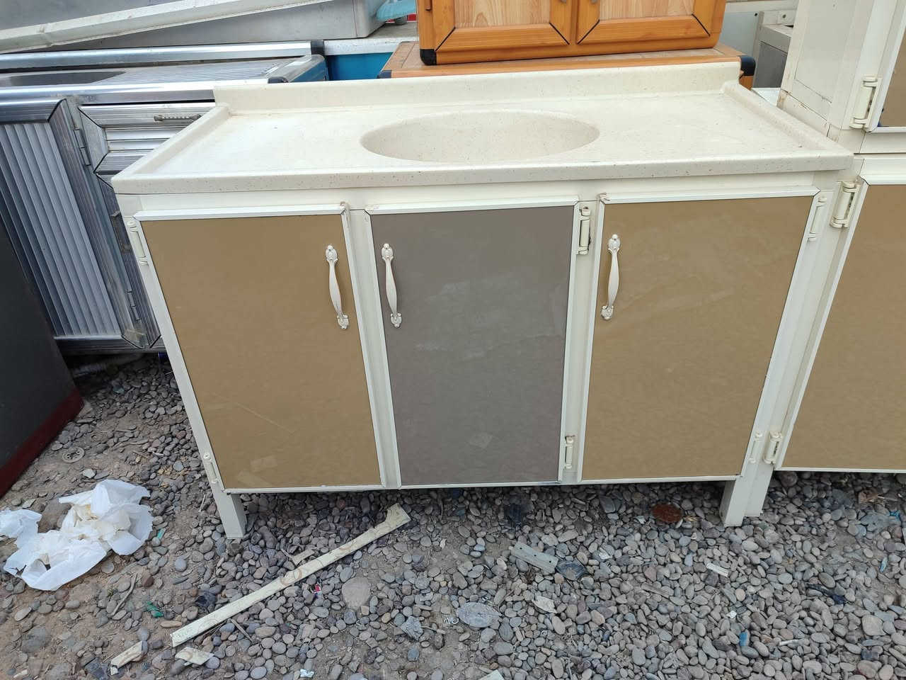 سلام عليكم جبنالكم وجبت اغراض لبيع كله جديد ونظيف شرط النظافه نشتري ونبيع ونراوس عندك اي شي دزه خاص او عل واتس اب ***********
