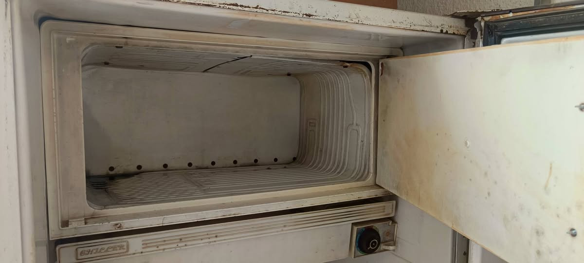 ثلاجة عشتار شغال شرط تبريد وتجميد فريزر 
السعر عالخاص


**إذا كنت صاحب هذا الإعلان وتريد حذفه لأي سبب، رجاءا أرسل رسالة إلى الدعم الفني**