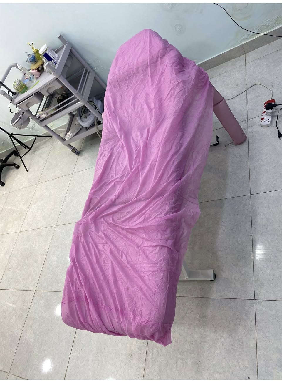 سلام عليكم غراض عيادة للبيع بااسعار مناسبه جدا جهاز
هايدرو فيشل ١٤هاند+جهاز بخار +ترولي +جهاز تقشير ماسي +
جهاز سنترفيوج +ميز رسبشن وكرسي رسبشن 
ميز مكتبي وكرسي مكتبي وكرسي استراحه 
قاطع خشب 
للتواصل ع الرقم  ***********
المكان بغداد البلديات شارع المصرف
