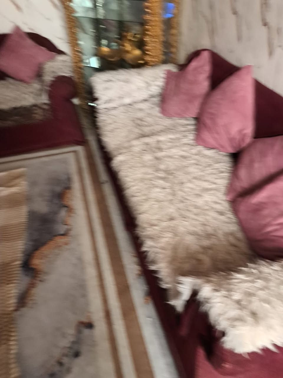 غراض للبيع يريدهن كلهن صاحبهم ب٧٠٠ ميبيع مفزد وهذا رقه***********
