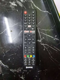 عندي شاشه نوع شارك حجم 32 نظيف اسمارت انترنت بي كامل برامج يفتح القنوا...