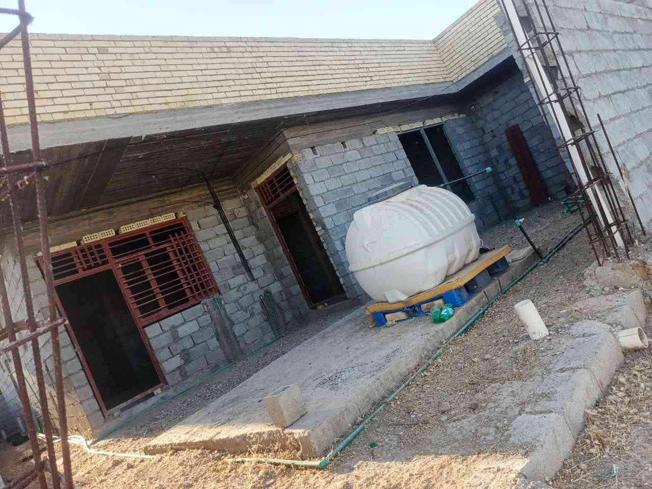 السلام عليكم دار للبيع مساحه 300 متر هيكل***********/ العنوان جسر ديالى تويثة
