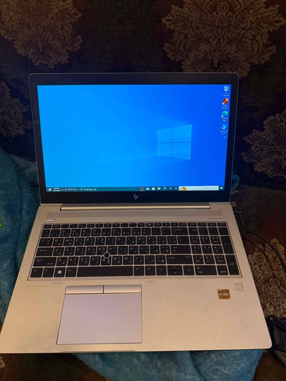 HP EliteBook لابتوب مراوس  ببلي فور 
الجهاز نظيف جداً وشغال تمام من ناحية الأداء -
المواصفات قوية ومناسب للدراسة والشغل اليومي
* المواصفات:
Ryzen 5 معالج *
8GB رام *
* هارد SSD سريع
* شاشة حجم مناسب وواضحة
* بطارية جيدة
الملاحظة: الصوت لا يعمل (يحتاج تصليح
***********
