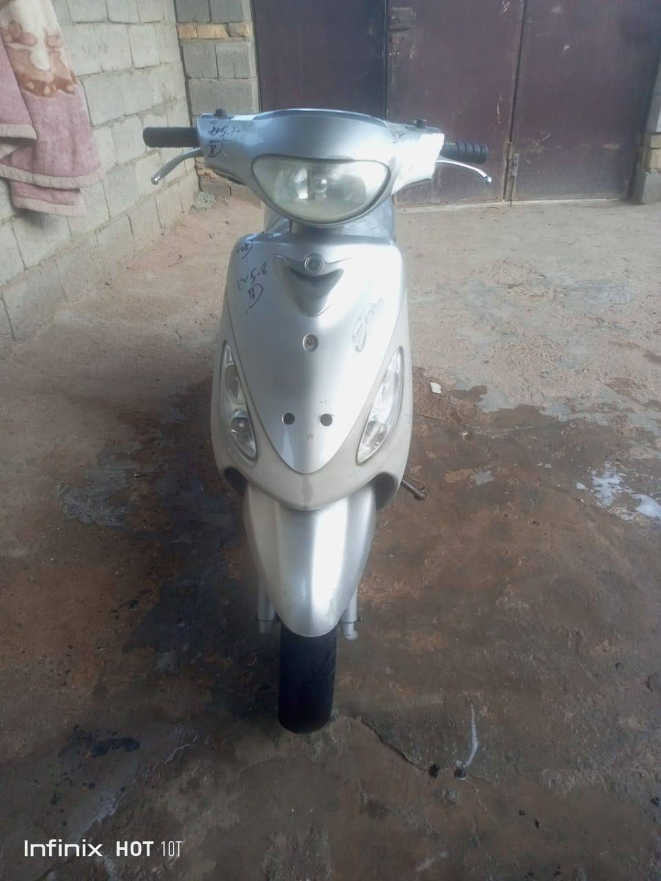 سلام عليكم
ماكس منغولي للبيع مكينه خرسه شرط شلعه او معدل  دراجه كامله مكمله بس الكفرات الوره موجودات بس جاردات مكاني حي الرحمه الوله السعر 800 او بيهه مجال هاذه رقمي *********** رحمه للحسين المو شراي لا ايدك اذا شراي خابرني او تدلل
