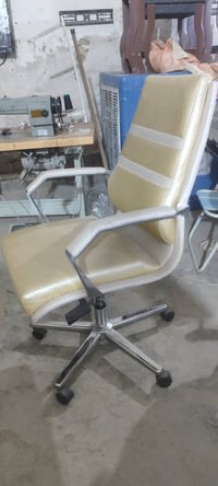 كرسي مكتبي دوار • كراسي ثابتة حديد • مجمع الحوراء