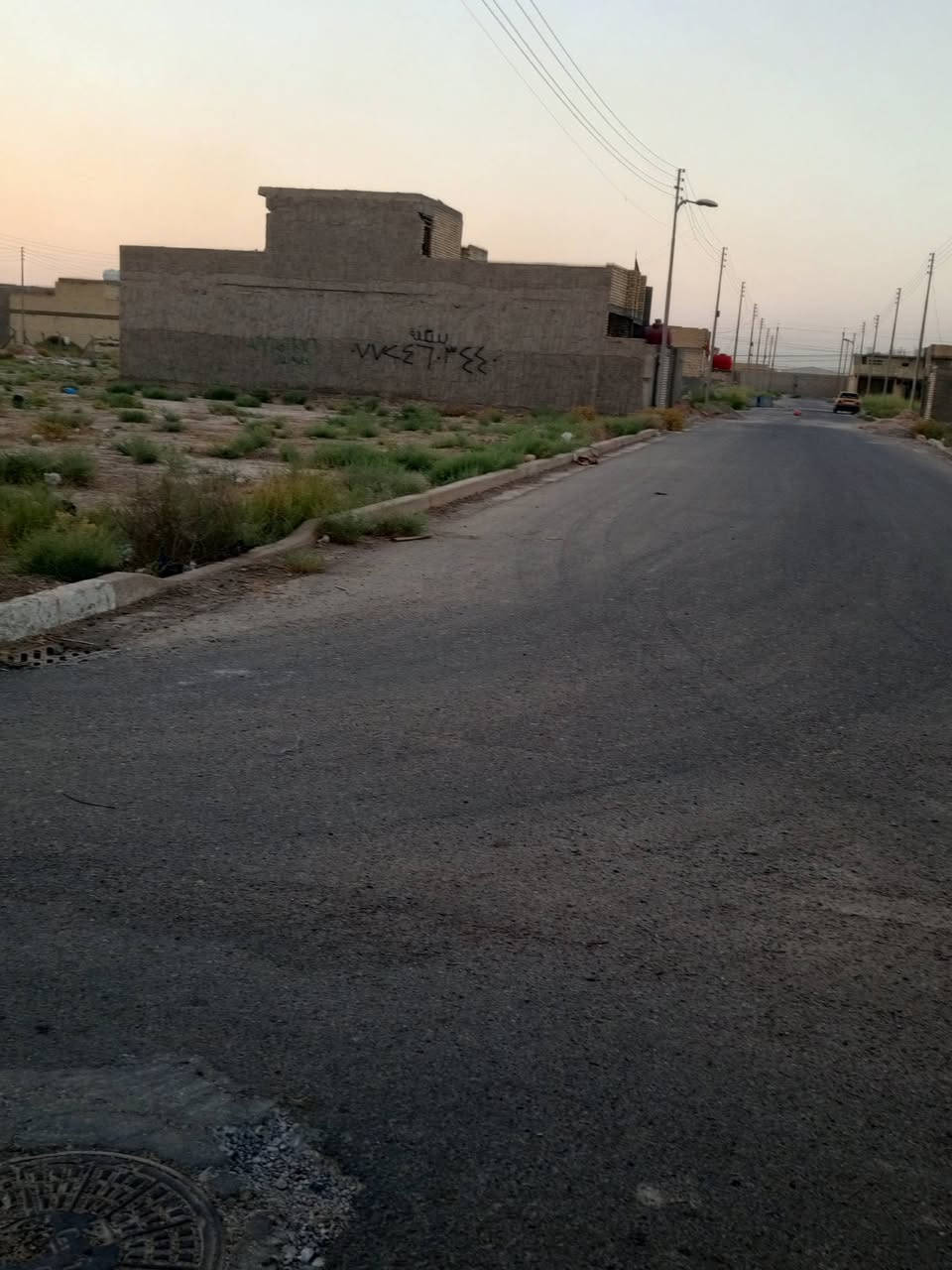 قطعه ارض للبيع بمجمع سيد احمد قرب مجمع سرايا السلام ٣٠٠ متر واجهه ١٥ ونزال ٢٠ سند ٢٥ خدمات كامله تبليط وماء ومجاري وكهرباء السعر ٤٦ للاستفسار ***********
