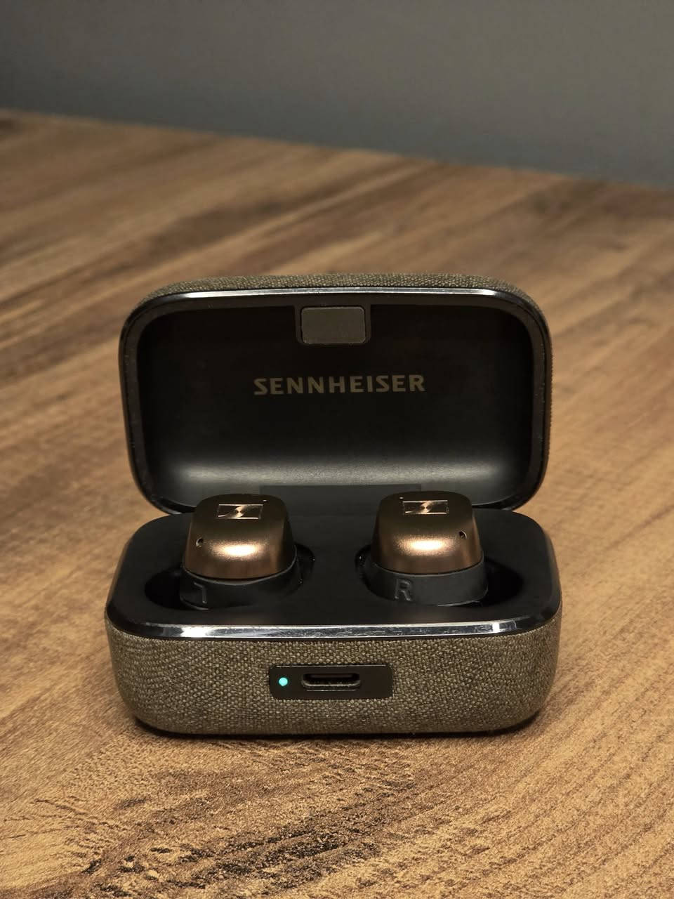 Sennheiser momentum 4
من اقوى السماعات بالعالم🔥
السماعة بحالة ممتازة من ناحية الشكل و البطارية
لكن الجهة اليسار متشتغل وتحتاج تصليح
السعر ٦٥ الف


**إذا كنت صاحب هذا الإعلان وتريد حذفه لأي سبب، رجاءا أرسل رسالة إلى الدعم الفني**