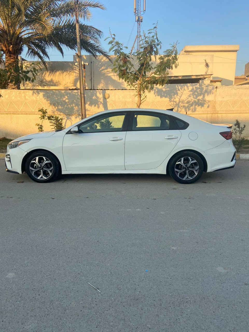 كيه فورتي سعر122مديل 2020 رقم بغداد دولي بسمي تحويل مباشر مكينه 2000دوش ماشيه 68الف حادثة جاملغ وباب سايق مرشوش كليرفقط بجم كبس على وضع شركه بدون ارباك بدون دواخل بيه حالوب بصيط بلعراق سياره جاهزه مكاني بغداد ***********
