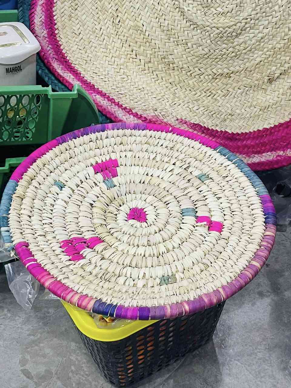 السلام عليكم
حصران وطباكه جدد حياكه جديد 
مفتح ليلا لحد ساعه ١٠ والله محييكم الجميع


**إذا كنت صاحب هذا الإعلان وتريد حذفه لأي سبب، رجاءا أرسل رسالة إلى الدعم الفني**