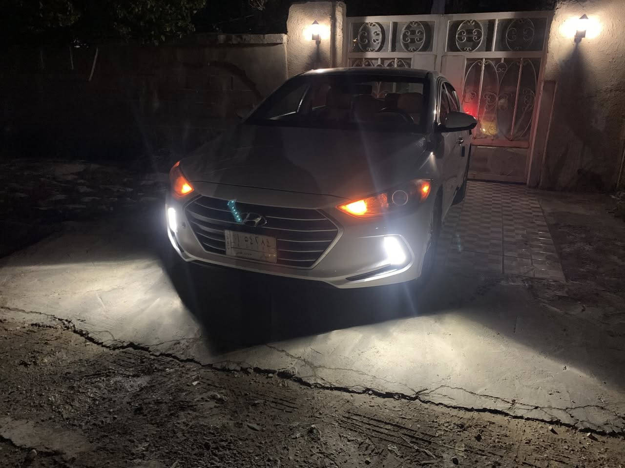 السلام وعليكم شباب النترا ١٧ امريكي ضرر خلفي بدون دواخل بدون تبديل ليبل واحد السياره مكينه٢٠٠٠ دوش كير آي تي جاهزه للاخير تخم تاير صدر كله جديد 
سياره حلوه وناعمه 
مكينه بيها خيط بخار ومعروف عال١٧ ١٨ كله بيه خيط 

السياره نص فول مودات قياده سبورت ايكو نورمال 
تحكمات ستيرين جهتين 
ادامه كامله مسوي عالسياره تخم مجاول تخم بلكات على رقم الشاصي نوزلات عبوه فيت بم حاويه 
منظومه المي راديتر  جوينات واتر بم كله جديد وكاله وبشرط استخدم مي زيتي وابدله كل فتره يعني المكينه داخلها جديد 
السياره ماشيه ١٦٥ الف  
سعر السياره ١١٨ وبيها مجال للشراي 

مكاني بعقوبه وهذا رقمي ***********
* ملاحظه كل تفاصيل السياره بالمنشور شوف الصور واتصل وبخدمتك لا تتصل ودكولي شبيها مابيها تعال شوف بعينك
