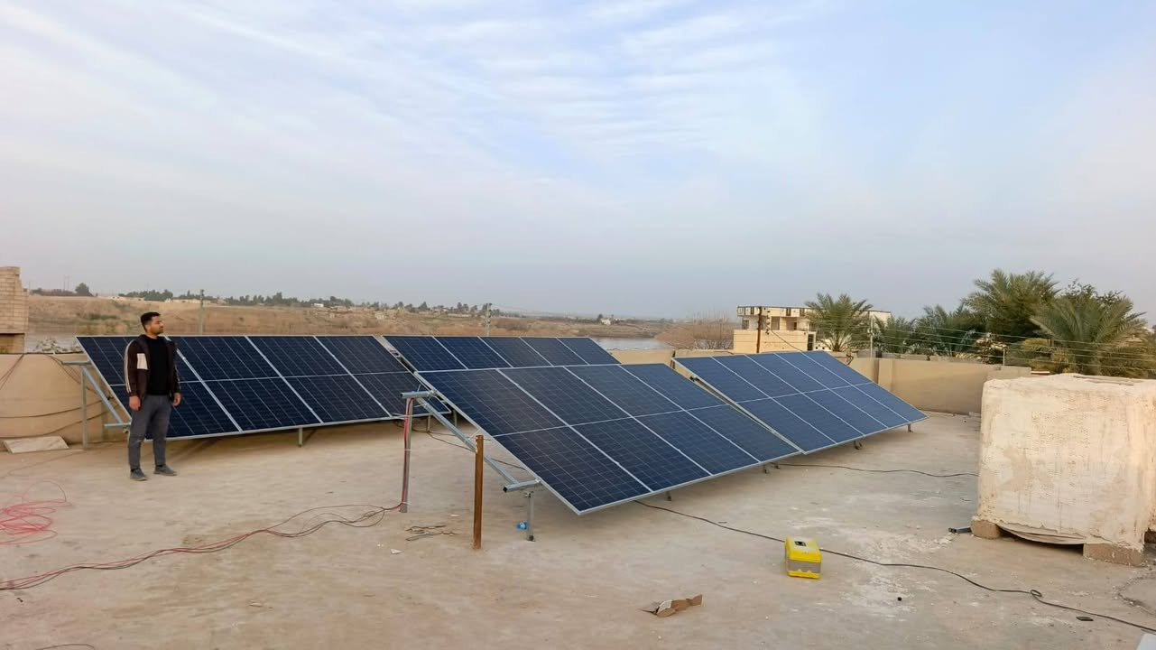 شركة الشروق للطاقة الشمسية النظيفة
👈👈👈👈في كل مكان وزمان 👉👉👉👉
👍🏻اختار ولا تحتار اتصل بنا واترك الباقي علينا 👍🏻

تم بحمد الله تنصيب  منظومة طاقة شمسية نظيفة 
  في محافظة صلاح الدين  ناحية الزويه 

للأستاذ المهندس ابو عبدالرحمن 
الف مبارك يستاهل كل خير 

 / الاثنين / 9/ 2 / 2026

 قدرة المنظومة 
👍  30 أمبير ليلي و 32 أمبير نهاري 🔅 💫💥

مكونات المنظومة
بطاريه 15 كيلوواط عدد 2
اتفيرتر 6 كيلو واط   عدد 2
الواح عدد 18

عاشت ايديكم الكادر المميز
بقيادة الأستاذ ناظم الصحن 
و  الأستاذ عياد الجبوري 

مواد اصليه من ارقى الشركات العالمية 
ضمان حقيقي مع وصل مختوم باسم شركتنا 
صيانة  كادر متخصص في صيانة المظومات بشكل دوري وفي اي وقت  

شركة الشروق للطاقة الشمسية النظيفة مستعدون لشد وتنصيب الطاقة الشمسية خارج وداخل المحافظة وبسعر مناسب جدا 
متوفر منظومات طاقه شمسيه ونقد اقساط عن طريق ماستر كارد او كي كارد الرافدين حصراً 
موبايل 
 استاذ سعيد *********** 
استاذ ناظم *********** 
استاذ عياد ***********
