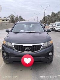 للبيع  كيا سورنتو امريكي 13 محرك 2400  لون نيلي رقم بغداد باسمي مشروع ...