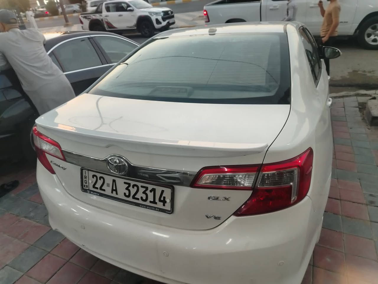 كامري 2014 خليجي
فول مواصفات عدا الفتحه 1/1
135$
مكينة 4 سلندر بنزين
بيها اربع قطع 
مواصفات:
بصمه تشغيل 
بصمه ابواب وصندوق 
كشنات كهرباء 
كشنات قماش
شاشه جبيره - كاميره 
دواخل فورميكا 
اشاير بل مري 
لايتات زينون 
بلاجكتور زينون 
5 ويل كب 
حساسات خلفيه 
تحكمات استيرن جهتين 
دبل صالنصه 
تبريد لمس بيانو
سيارة جديده جدا سعرها معقول بلعافيه ع الياخذها 

رقم صاحب السيارة 
***********
***********
