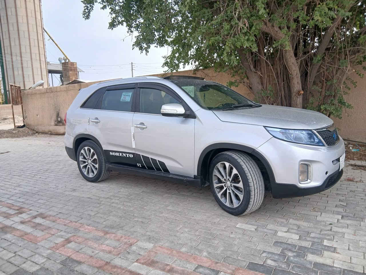 سلام عليكم سيارة نوع سورنتو مديل 2014 امركيه حادثه جاملغ وبنيد السياره فول مواصفات واحد عله واحد تحكم ستيرن جهتين تحكم مري كفاله كير مكينه حداديه تخم تاير تبريد مكينه سته سلندر سبعه راكب ثلاث قطع تبريد كير حداديه السياره جاهزه وحلوه مابيه نواقص السعر 127 وبيه مجال العلوان كربلاء رقم الهاتف ***********
