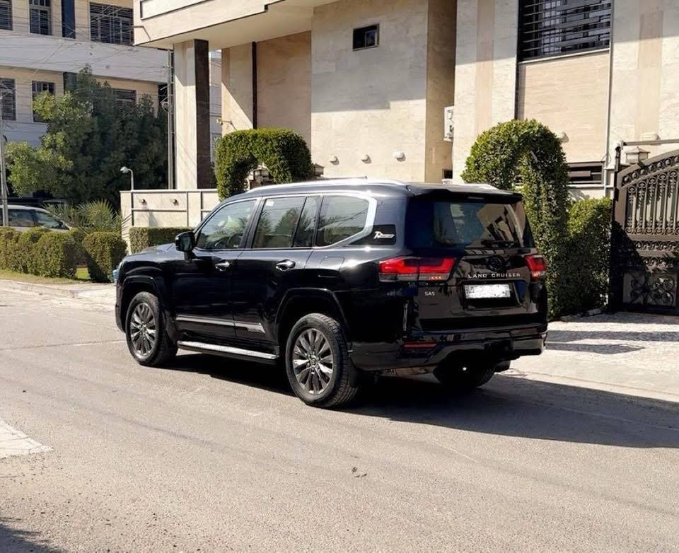 السلام عليكم
لاندكروز موديل 2022 ساز اصلية VX تدفئة تبريد وكراسي كهرباء 
مكفوله رقم اربيل 
السعر 655 
ماشية 32 الف 
الاتصال عل رقم   ***********  بغداد 
محرك 4000 تنفس طبيعي 
المواصفات فول 1/1   VX تدفئة تبريد 
1-بصمة + بصمة ابواب
2-فتحة 
3-كشنات تدفئة تبريد 
4-كراسي الامامية وخلفية كهرباء
5-رادارات امامية وخلفية 
6-صندوق كهرباء
7-محرك 4000 تنفس طبيعي
8-تشغيل عن بعد 
9-ثلاث شاشات اصلية تطبيق
10-عداد الكزس 
11-خزن ميموري 
12-مري شفط 
13-طفاية 
14-سستم سماعات
15-شاشة كبيرة VX
16- كامرات
17- مانع انزلاق وقيادة
18-تحكم استيرن فول 

السعر  655 وبيها مجال
الاتصال عل رقم ***********
بغداد
