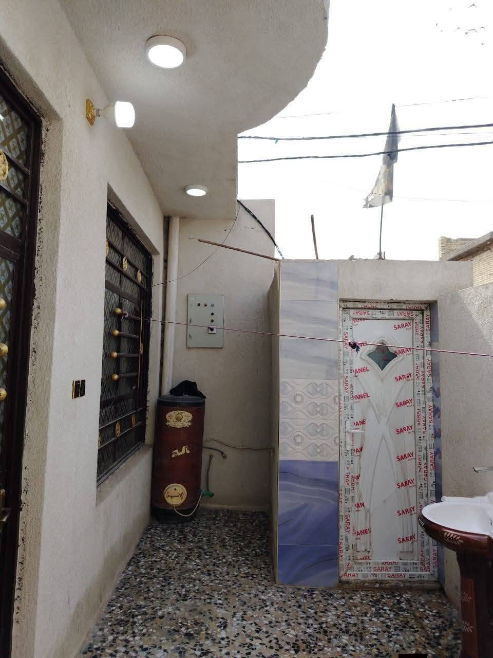 سلام عليكم بيت البيع 100متر الواجهه 6
ثاني بيت عن المشروع نقصه فد ستاره خدمات كامله وحاليا بادين بكص ا لافرع شيء قليل ويدخل التبليط

عنوان ألبيت خلف المحطه السعر 55 وبيه مجال
رقم الهاتف*********** وتساب وخط
