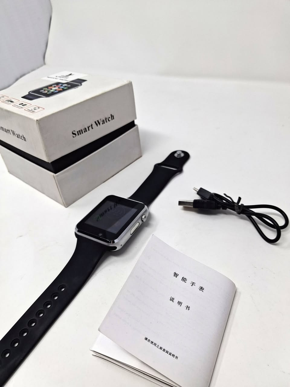 ساعه سمارت تدعم شريحة اتصال
شاشه امولد تبقى شغاله 24 ساعه 
منفذ شحن مايكرو 
تدعم رام خارجي رقم مفتوح 
كاميرا تصوير 📷 
صوت سبيكر قوي للاتصال


**إذا كنت صاحب هذا الإعلان وتريد حذفه لأي سبب، رجاءا أرسل رسالة إلى الدعم الفني**