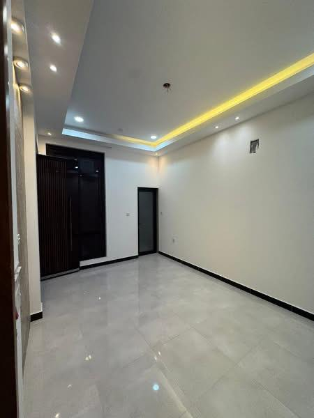 مكتب عباس للتطوير العقاري
بيت حديث للبيع 
المساحة : 150م
الواجهة : 5م
النزال : 30م
غرف نوم عدد 4 
حمامات عدد 6
الموقع : البنوك - حي التربية - خلف شارع النداوي 
موبايل : ***********
