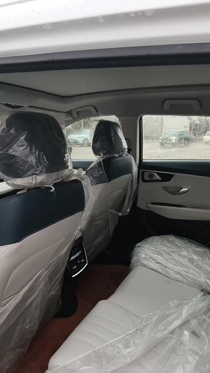 سلام وعليكم
سيارة سوئيست موديل 2026 ماشيه50000 ضمان شركه هارلم,10سنوات رقم بغداد تبديل الدهن في الشركه تضم7 راكب كامره اماميه وخلفيه540 كشن امامي كهربائي بني روما كامره دواره اماميه360 شاشه 24.6انش 
(سعر29مليون ) 
المواصفات
المحرك 1.6لتر نيربو4 أسطوانات 197ناقل الحركه-اوتوماتيكي دبل كلاتش 7سرعات
العداد 50000كم
رقم الهاتف
***********
يوجد واتساب
