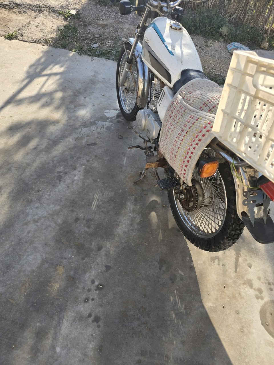 دراجه للبيع 4 كير أوراقه موجوده 
السعر 450 ....***********
