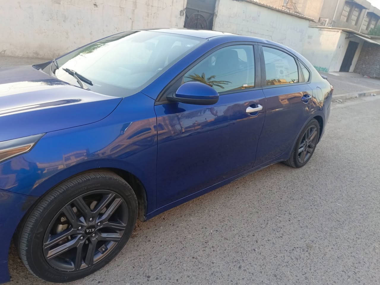 #السلام_عليكم
#للبيع 

- كيا فورتي 
 ( kia forte )
- موديل 2019
- رقم اربيل الدولي
- ب اسم عربي  
- مكينه  2000 DOSH
- ماشيه 114الف ميل
- اللون ازرق 
- البجم. كبس
- حادث أميركا  نصف جاملغ الامامي الايمن 
- وبالعراق بيها باب خلف السائق مبدل اصلي نفس اللون

- ((محرك والكير والصدر وتبريد والكهربائيات والايرباكات ولغود وشواصي وتكم. كفاله))

المواصفات :-  

* فتحة سلايد 
* شاشه  حجم الكبير + كامرة 
* قياده ذاتيه
* تبريد لمس بيانو 
* توقف ذاتي
* تحديد مسار
* 3 وضعيات قياده 
* تحكم  ستيرن   
- صور الحادث منشورة.
- السعر 112بيها مجال بسيط جدا 
- بغداد  البلديات 
- الهاتف 
-  ***********
