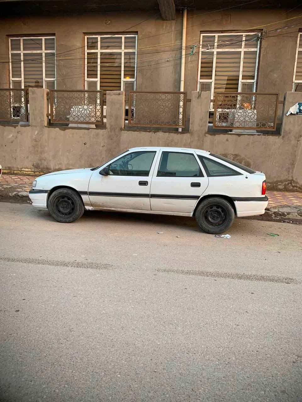 وبل فكترا 94 محرك 20 السياره حلوه يرادلها ترتيبات محرك وكير كفاله السياره اصل بيها تبريد بس نقص راديتر تبريد باسمي تحويل مباشر السعر 32 قفلها من الاخير المكان بغداد الجديده  ‭***********‬
