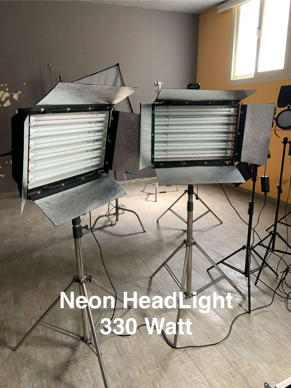 (البيع بداعي السفر)

المعدات نظيفة

1. 3 Phottix TR-90

2. 2 YONGNUO YN300iii

3. 2 YONGNUO YN600L

4. Aputure V-Screen VS-3

5. TetherPro USB-C 30Volt Cable

6. Power DMK Camera LED DMK-1800

7. Lens Hoods (EW-88, EW-83H, FujiFilm 14/18-55)

8. Osmo OM160 & DJI Zenmuse X3 Zoom FC350Z

9. BOYA Mic BY-WM6

10. BOYA Mic BY-WM5

11. 2 RedHead RGB 30 Watt Light

12. 2 Neon 330 Watt HeadLight

13. 2 Manual Camera Sliders 120cm - 80cm


**إذا كنت صاحب هذا الإعلان وتريد حذفه لأي سبب، رجاءا أرسل رسالة إلى الدعم الفني**