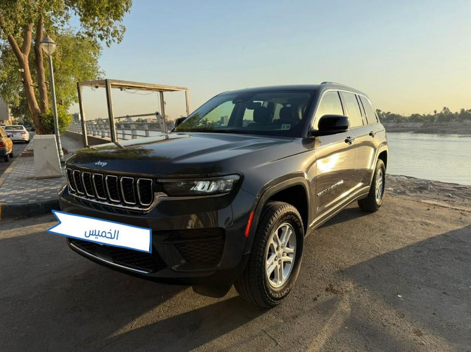 جيب كراند شيروكي  2023  رقم بغداد
5 راكب 
‎السياره ماشيه 11500 الاف ميل يعني زيرو..
‎محرك 6 سلندر ..
‎نظام اوتو ستارت ..
‎نظام sport..
‎رادار امامي وخلفي ..
‎حساسات خلفيه..
‎مثبت سرعه ومانع انزلاق..
‎ مانع اصطدام امامي وخلفي ..
‎تحذير الخروج عن المسار وتحذير النقطه العمياء ..
‎كير ماوس ..
‎شفتات ستيرن .. 
‎حادث السيارة جداً بسيط فقط الجاملغ الامامي اليمين بدون ايرباك ولا دواخل واجه بيه من امريكا كلير البنيد والجاملغ الامامي اليسار بدون ضربه مجرد كلير ..
‎مكان السياره بغداد ..
‎السعر المطلوب :27300$وبيه مجال بسيط حك الجية
*********** واتساب فقط
