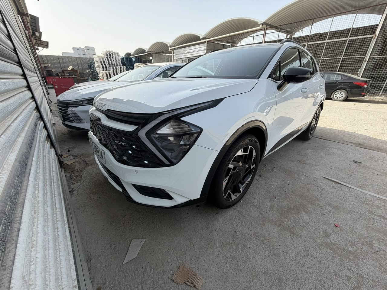 سلام وعليكم كيا سيورتج GT لين ٢٠٢٥ ماشية ٨٠٠٠  زيرو كفاله عامه من الرصعه والشخط موصفات الجيتي معروفه ليت زنون داخل اسود شاشه متصله هندبريك بصمه ثنين كن كهرباء تدفى بل كشن والستيران جنطه كهرباء ويل كب ٢٠ بكليت لد مري كهرباء حاسا امامي حساس خلفي مري سود سياره بعدها بل ضمان مال شركة اكدال واحد على واحد موصفاتها كفاله عامه 
***********
