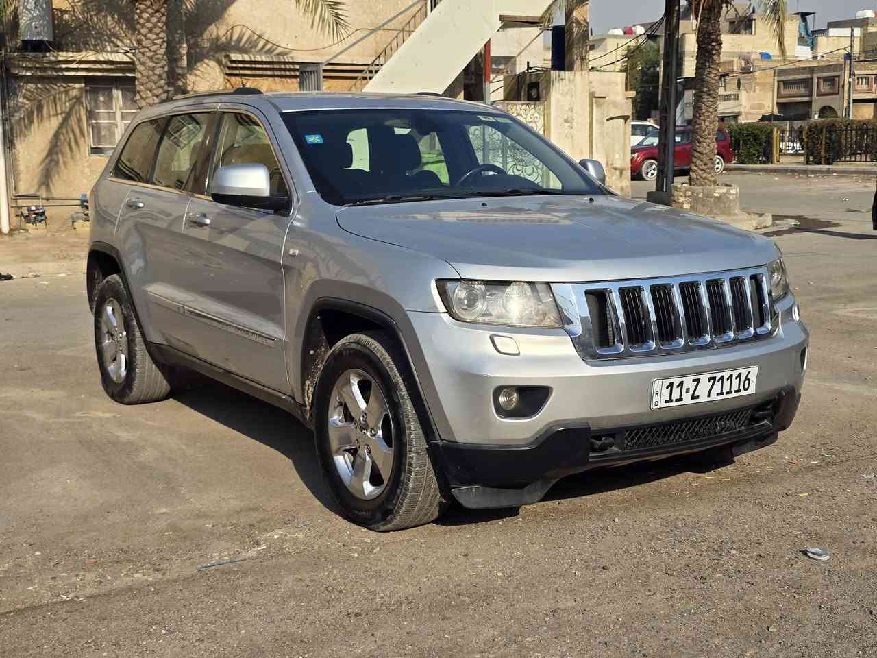 السلام عليكم من رخصة الادمن لبيع جيب 2011خليجي محرك 6سلندر موصفات فور ويل كشنين كهرباء بصمة لباقي موصفات لعاديه سياره بيه صبغ جاملغ وبنيد وشويه جاملغ ثانيه بدون حادث طخه خفيف بجاملغ وصار بيه توحيد لون مكفول شاصي لغد لباقي كوله مكفول بدون تبديل بدون ضربه كير محرك صدر خير من الله تخم تاير جديد سعره ب١٥٥ وبيه مجال مكان بغداد رقم ***********
