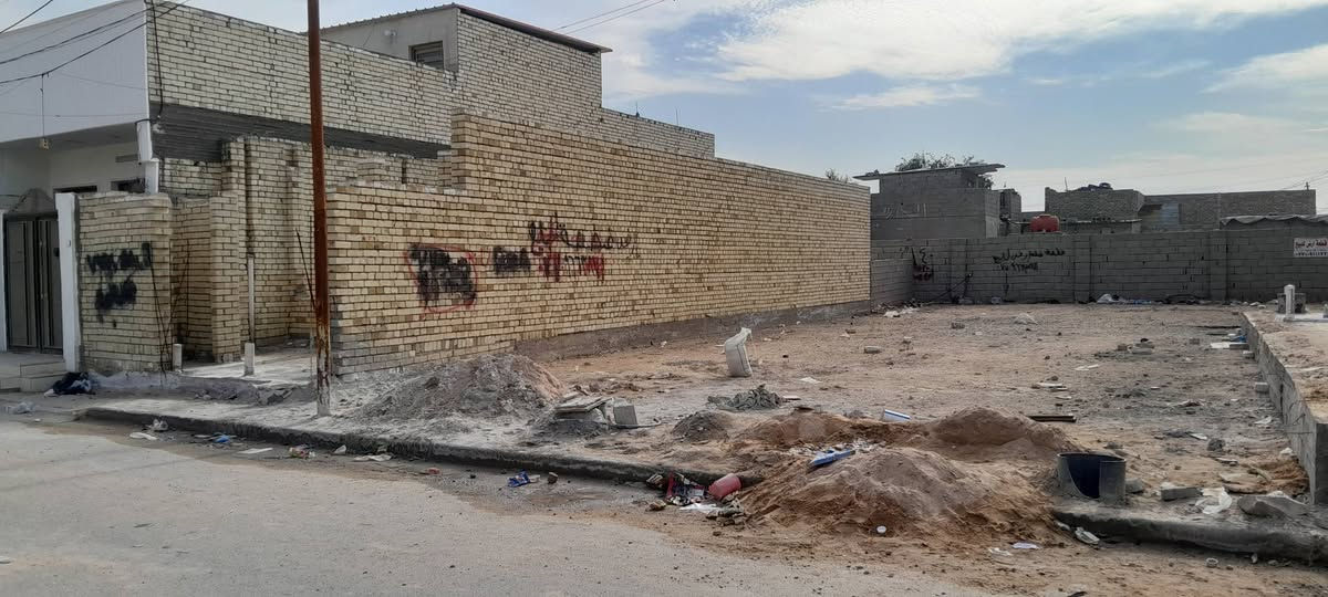 السلام عليكم مرخصةمديرالاكروب المحترم قطعه ارض البيع ٧٠متر زراعي حي السلام الكماليه شارع المستشفى الجديدة خدمات كامله مجاري وتبليط مقرنص كهرباء انترنيت ضوئي ***********
