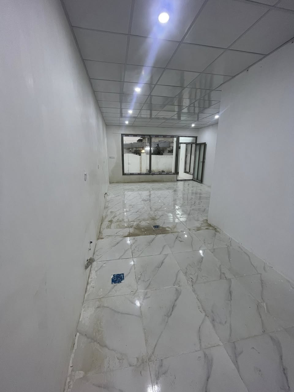 بيت ايجار ٣ نوم صاله مطبخ استقبال حديقة
بمجمع اشتي واحد سايدين لاوان
عقارات باغى هزان داخل مجمع اشتي ١
لسعر و تفاصيل
***********  موجود واتساب
