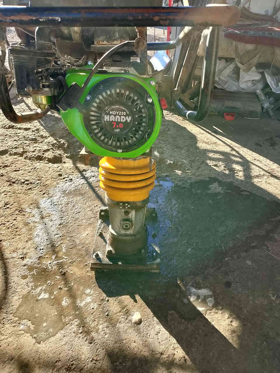 حادله كنغر للبيع مكينه جديده مامستعماه 7/حصان
السعر 350 وبيه مجال 
غير متواجد على الفيس ***********
