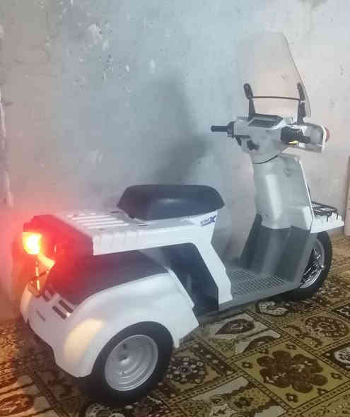 دراجه هونداي ياباني كفاله من كلشي صار شهر من نازله من الحاويه سرعه 60 تفيد المعوق والغير معوق السعر 750 مكان ميسان قضاء الميمونه موبايل ***********
