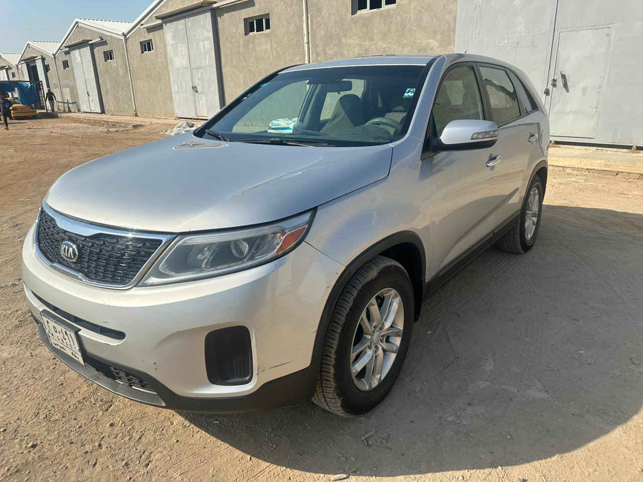 سلام عليكم 
سورنتو 2014
امريكي 
gdi
مكاني بغداد 
بيها صبغ بابين 
مكينه 4سلندر
***********
